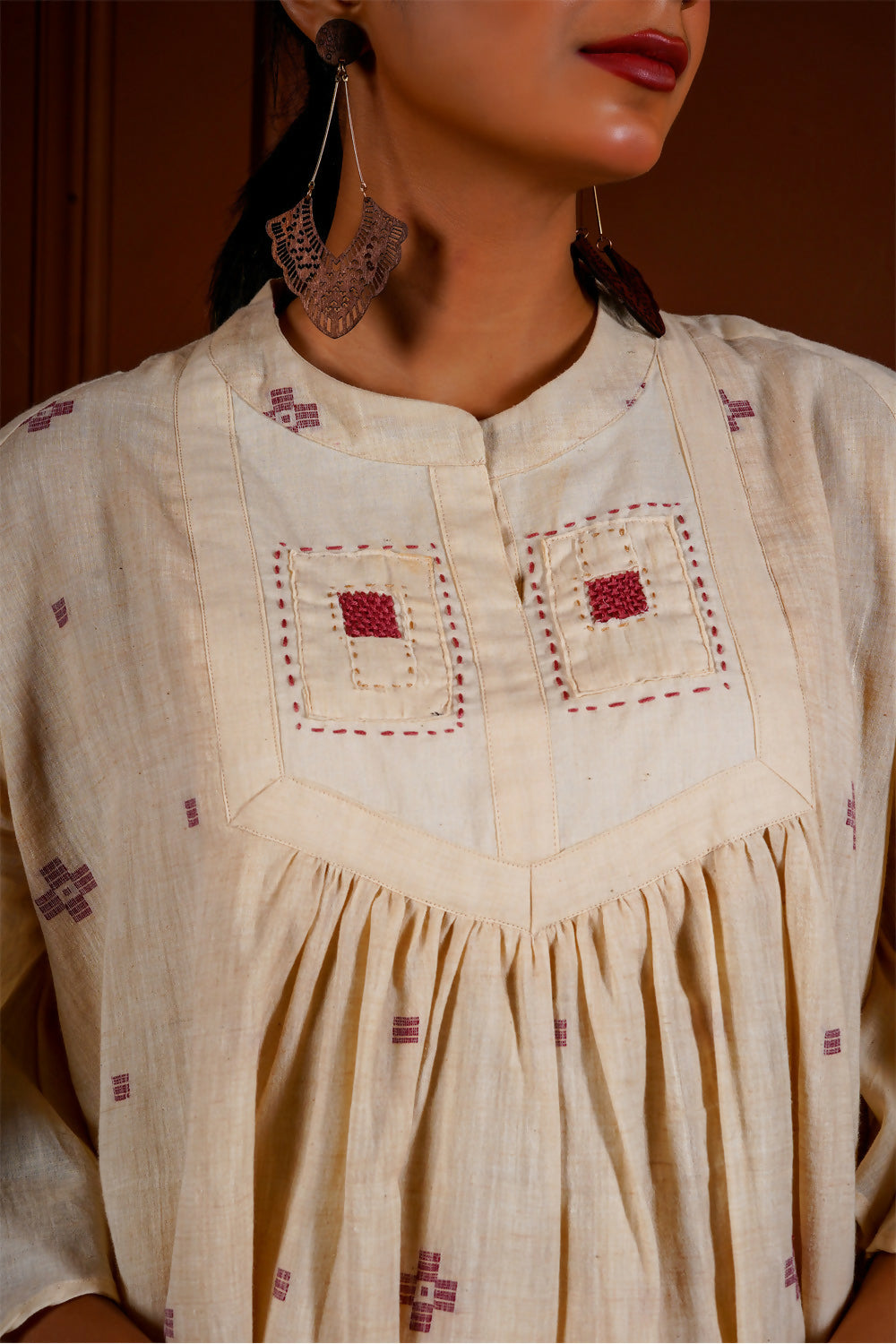 GEOMETRIC SQUARE TOP