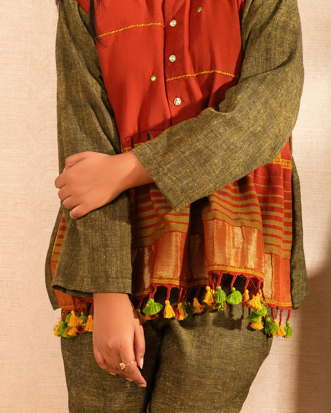 BLOOM-AURA-DAHLIA PEPLUM TOP